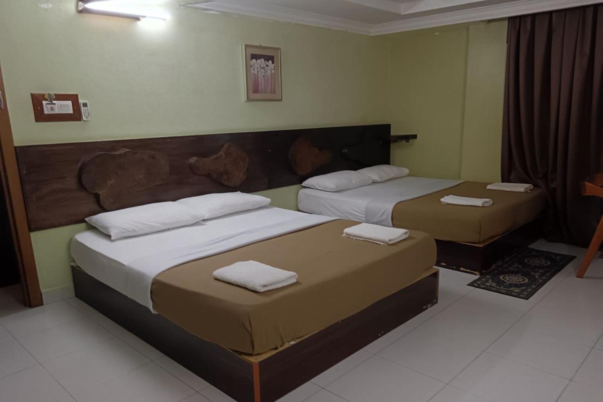 Fins Hotel, Hotel 2*