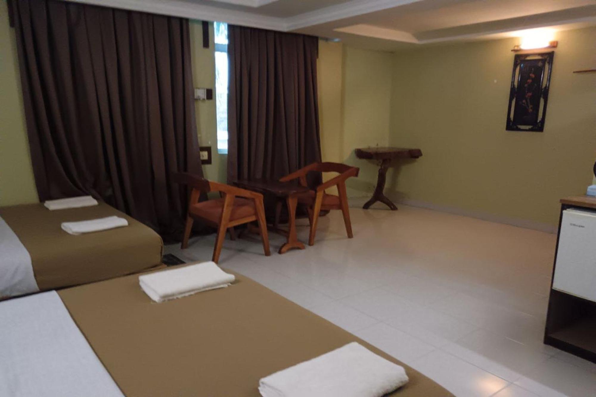 Fins Hotel, Hotel