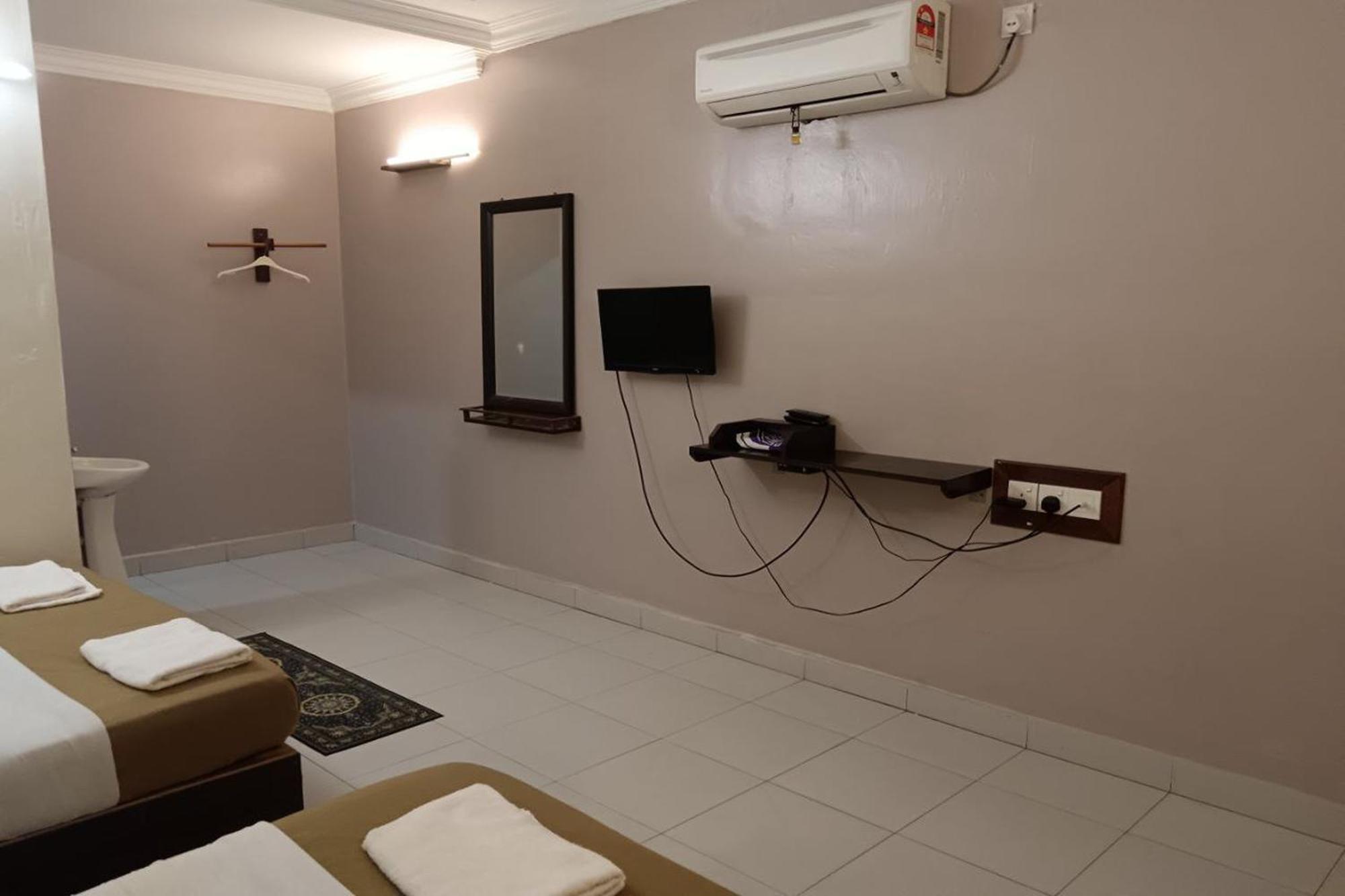 Fins Hotel, Hotel 2*